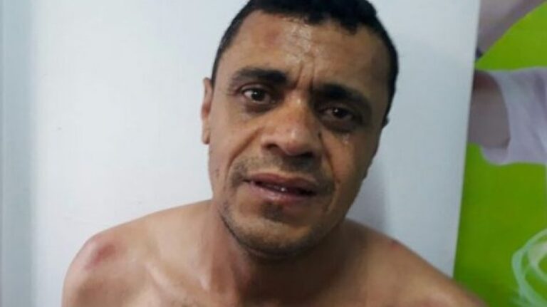 Advogado de Adélio Bispo sofre busca e apreensão. R$ 200 milhões são bloqueados na conta por ligação com PCC.