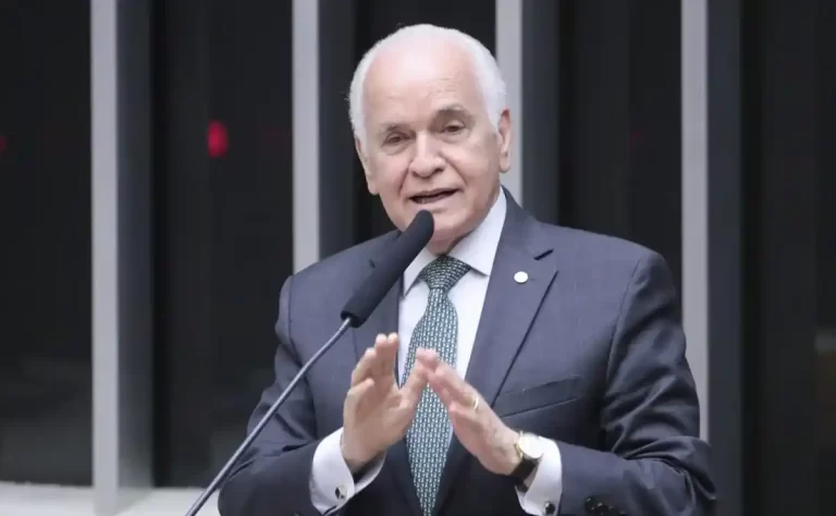 Frente Parlamentar Evangélica tem novo presidente. Gilberto Nascimento.