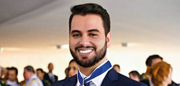 Filipe Martins não estava em reunião sobre “golpe”. Mostram dados de operadora.