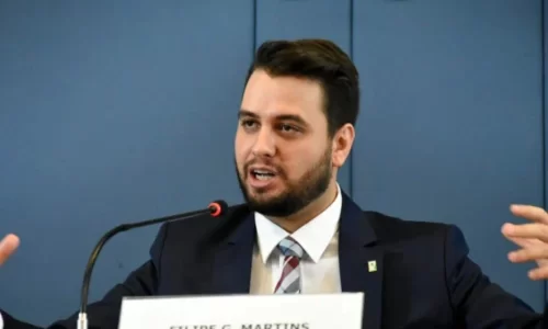 Filipe-Martins-ex-assessor-de-Jair-Bolsonaro-esta-preso-desde-8-de-fevereiro-Reproducao-Fundacao-Alexandre-Gusmao-712x370